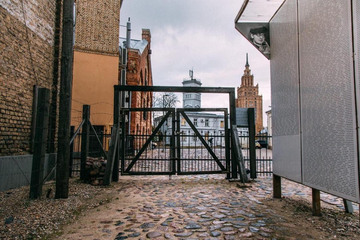 Premium Apartment In Quiet & Historical Area リガ エクステリア 写真